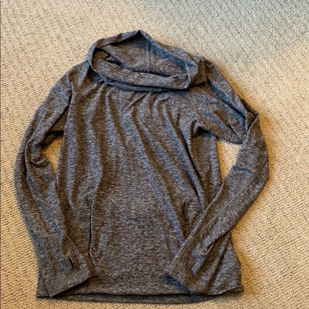 Lululemon Size 6 turtleneck pullover